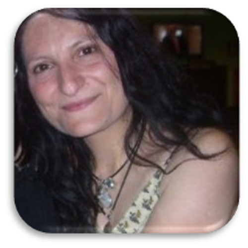 la poeta  <strong>Sinda Miranda</strong> 