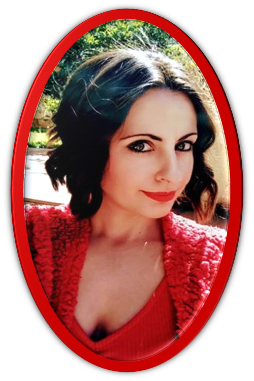 Ana Cristina Salazar , escritora