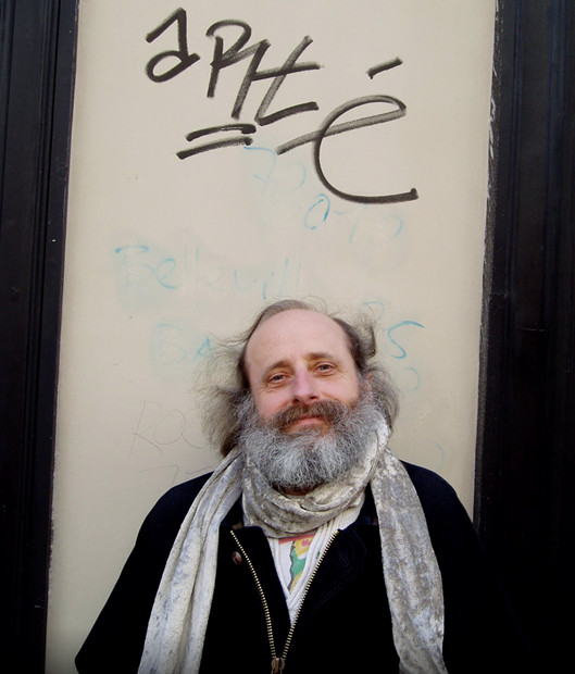 Francisco Javier Irazoki es peridista y poeta