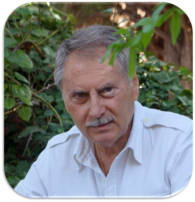 Jos&eacute; &Aacute;ngel Castillo , escritor