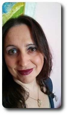 Ainhoa Sagarribai, Periodista, locutora y escritora 