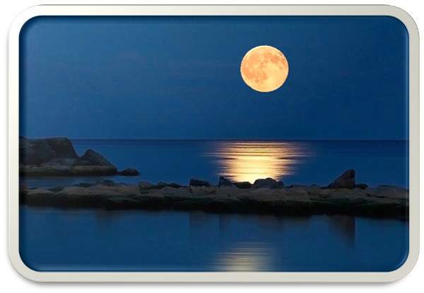Es la luna mi luna, poema de Mar&iacute;a Jos&eacute; Borja Bonet  