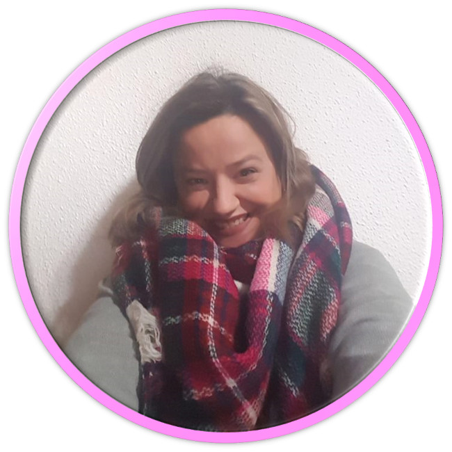 Lucia Nieto, escritora