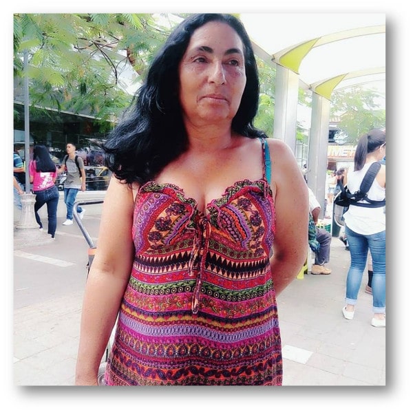 Margarita Restrepo , poeta autodidacta