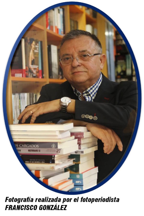 Antonio Rodr&iacute;guez , poeta. Fotograf&iacute;a realizada por el fotoperiodita Francisco Gonz&aacute;lez