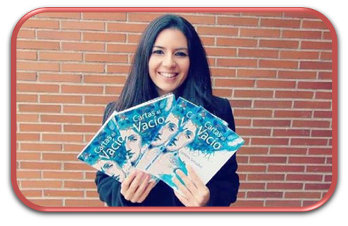 Gemma Serradell Asensi con ejemplares de su libro